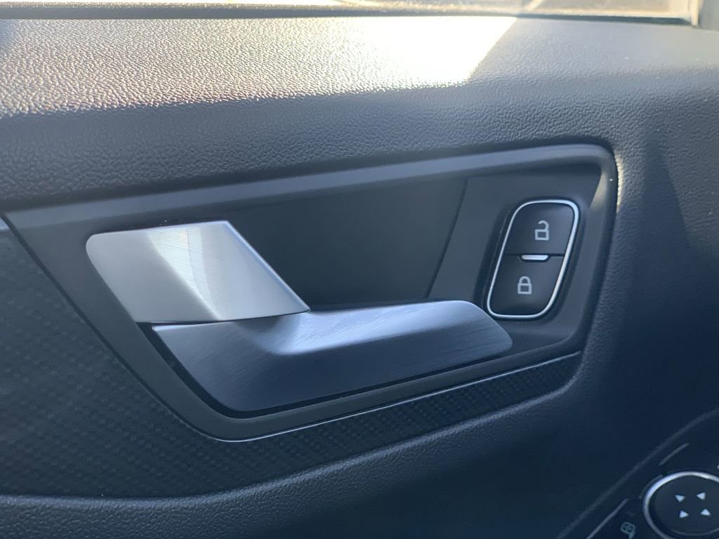 Used 2025 Ford Escape ST-Line image 16