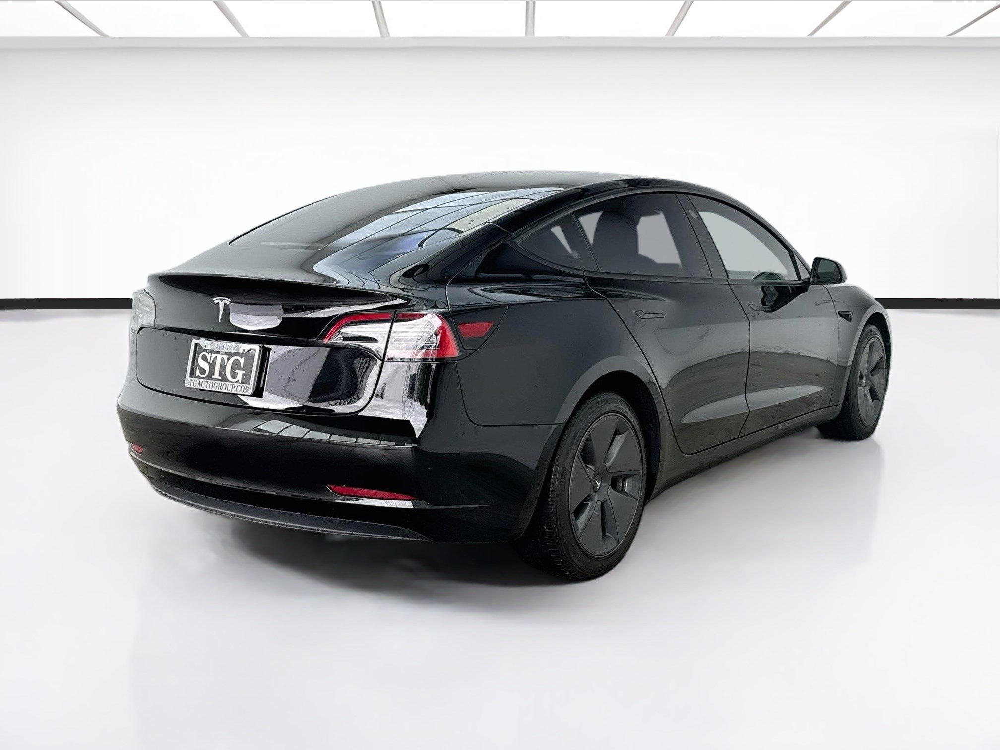 Used 2023 Tesla Model 3 Standard Range RWD image 4
