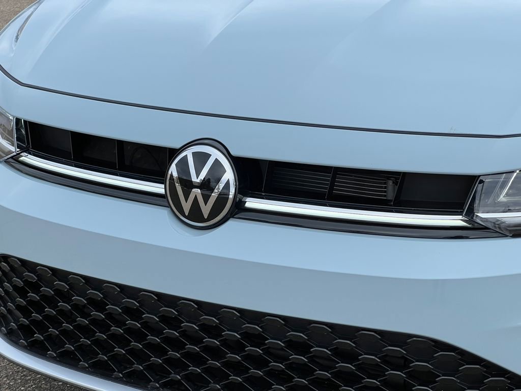 Used 2025 Volkswagen Jetta SEL image 40