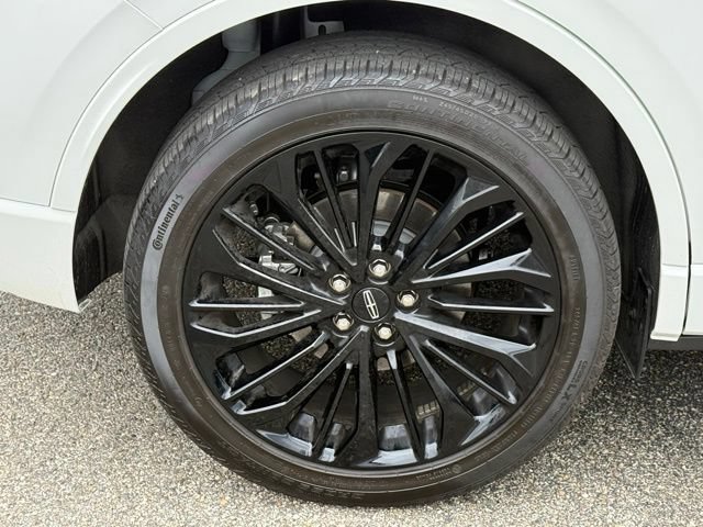 Used 2025 Lincoln Corsair Reserve w/ Equipment Group 202A FWD image 6