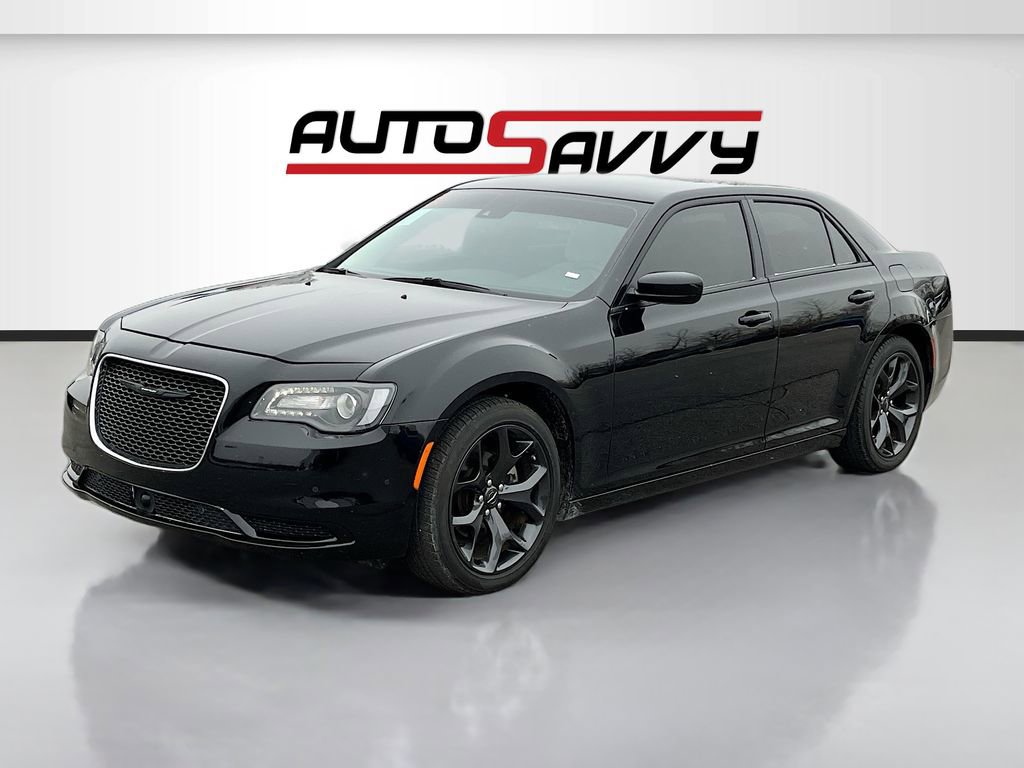 Used 2023 Chrysler 300 Touring w/ Safetytec Plus Group image 3