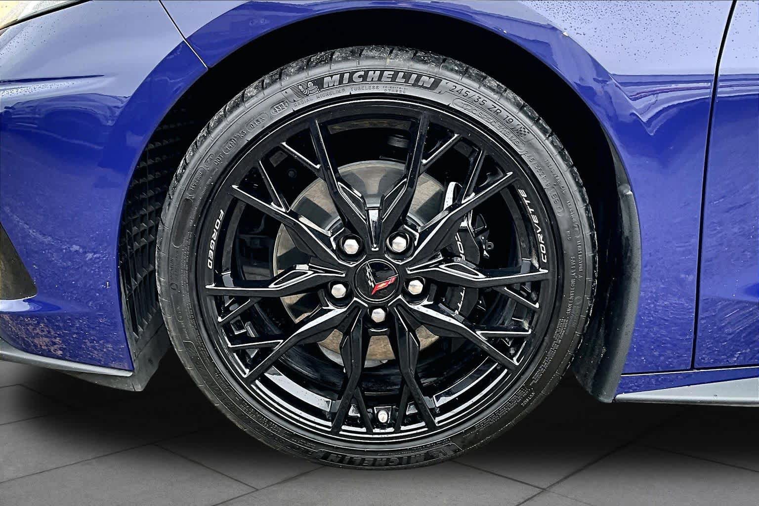 Used 2025 Chevrolet Corvette Stingray Preferred Cpe w/ Battery Protection Package RWD image 11