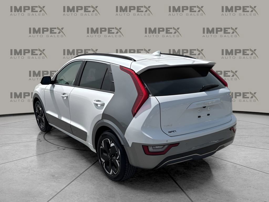 Used 2024 Kia Niro Wave w/ Wave Preserve Package image 3
