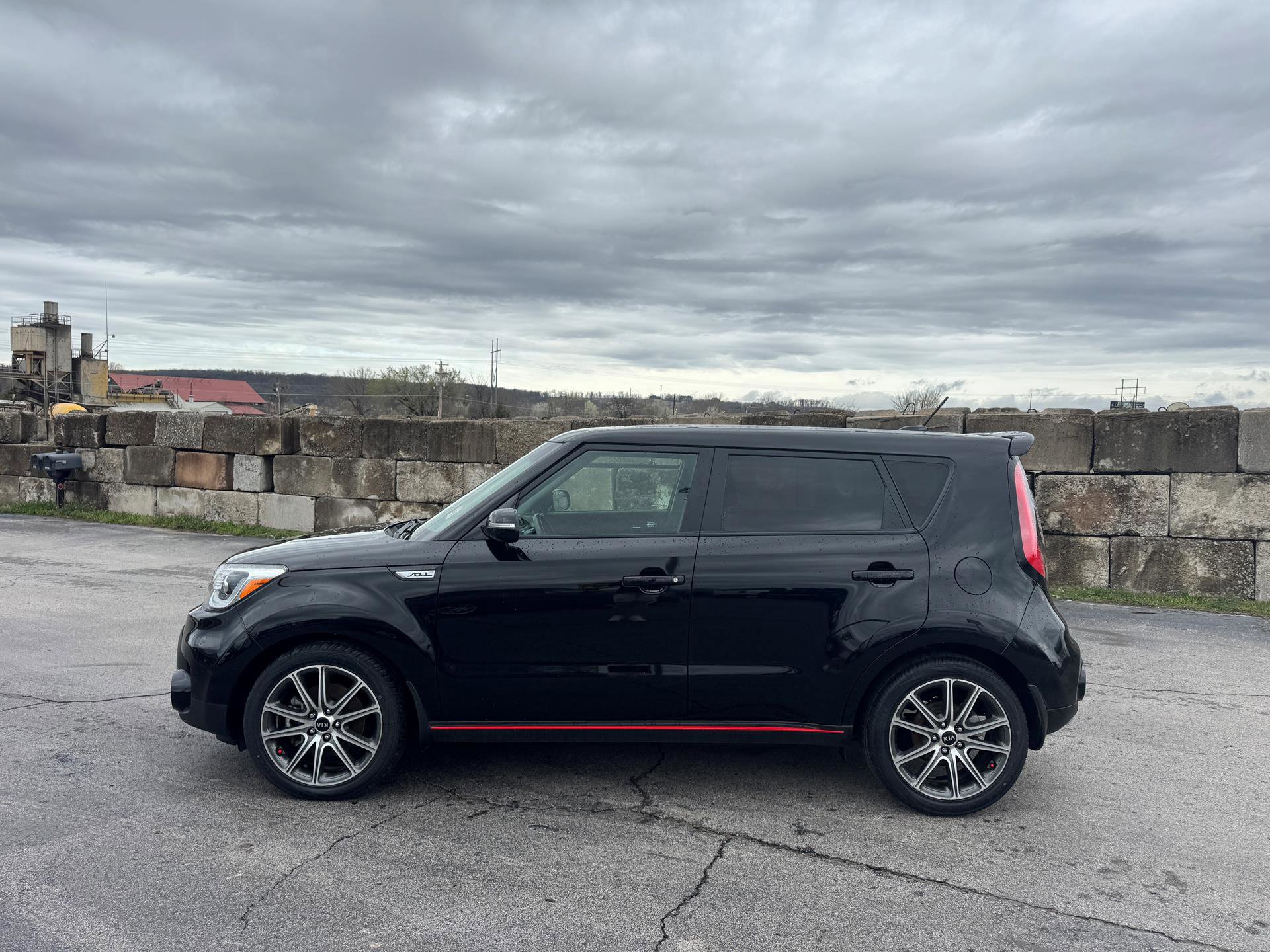 Used 2017 Kia Soul ! w/ Tech Package image 3