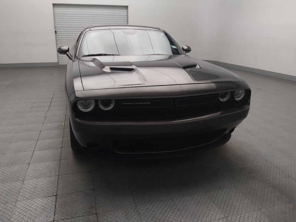 Used 2018 Dodge Challenger SXT RWD image 14