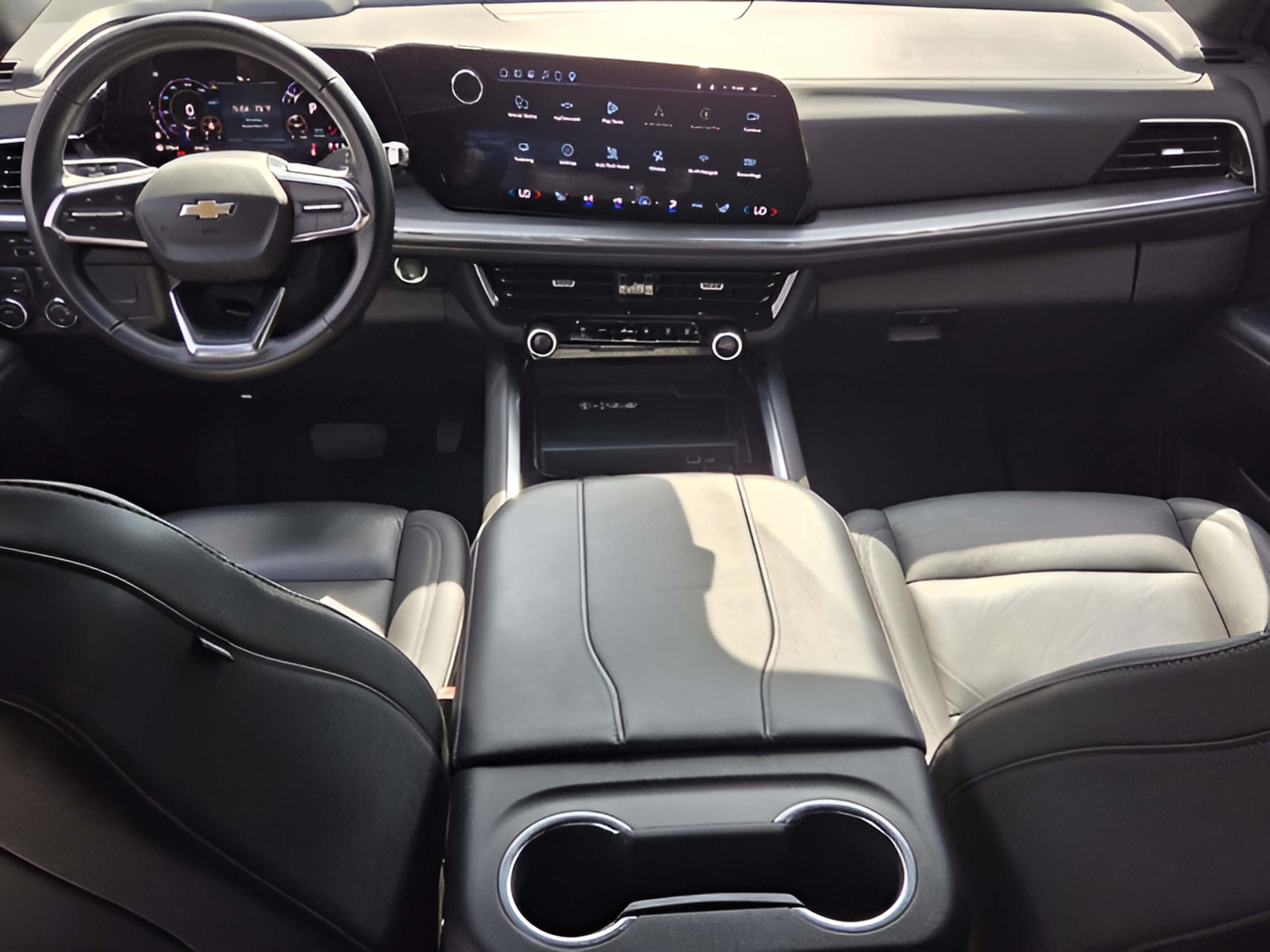Used 2025 Chevrolet Tahoe LT AWD/4WD image 13