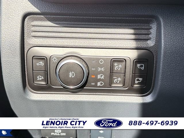 New 2026 Ford F250 Lariat w/ Black Appearance Package image 19