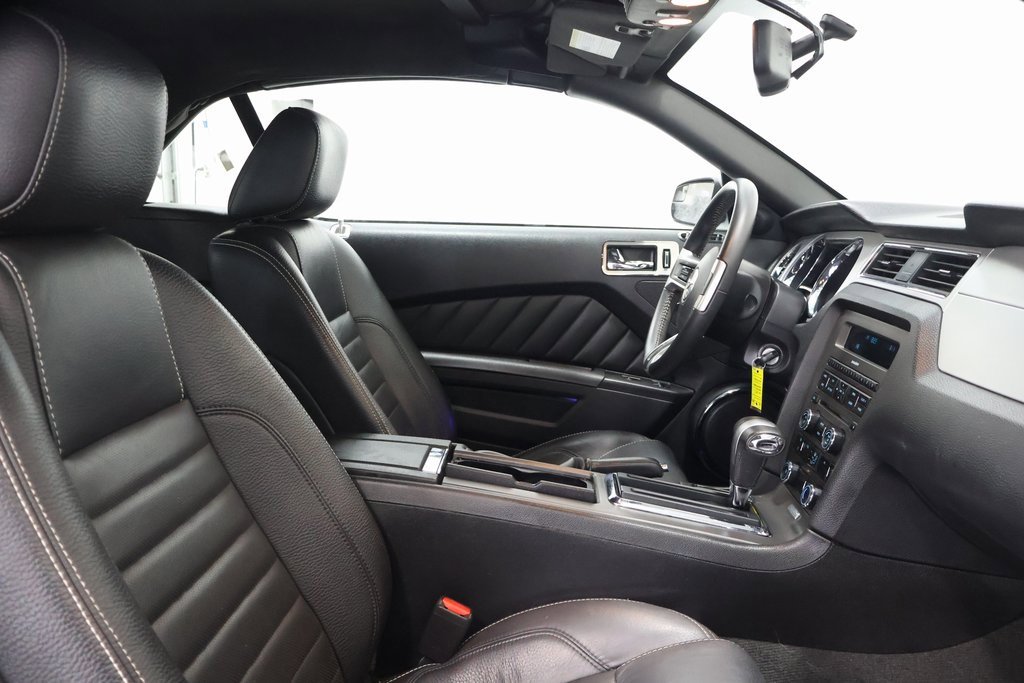 Used 2011 Ford Mustang Premium w/ Security Pkg image 21