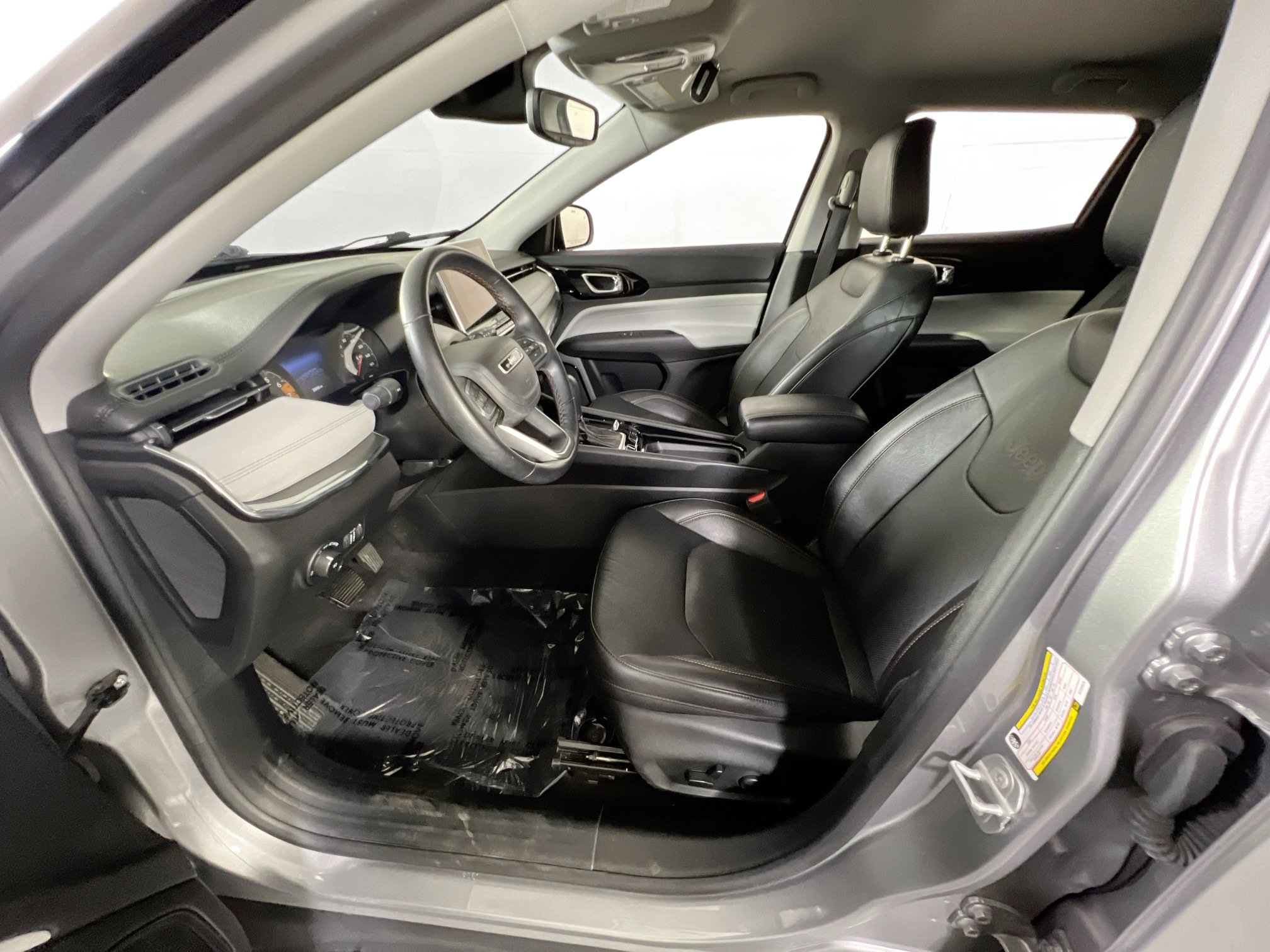 Used 2022 Jeep Compass Limited AWD/4WD image 19