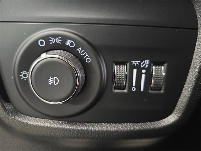 Used 2023 Jeep Grand Cherokee L Summit w/ Advanced Protech Group IV image 27