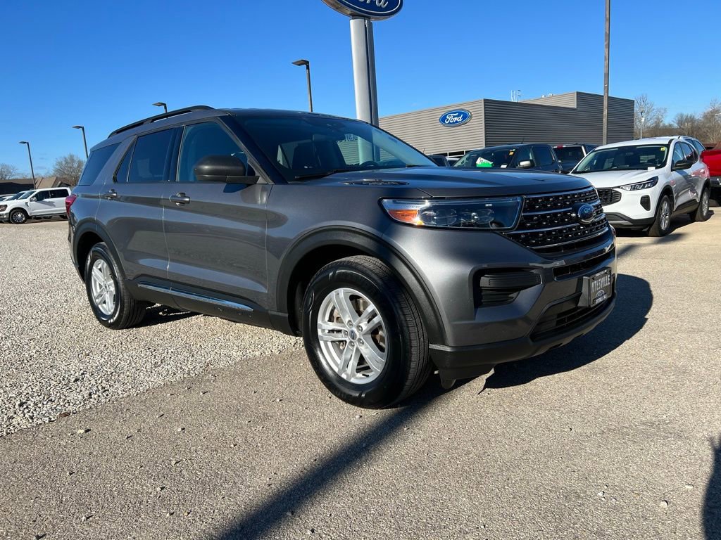 Used 2021 Ford Explorer XLT image 1