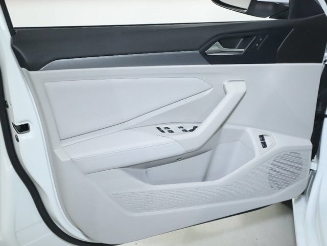 Used 2024 Volkswagen Jetta SE w/ Panoramic Sunroof Package FWD image 15
