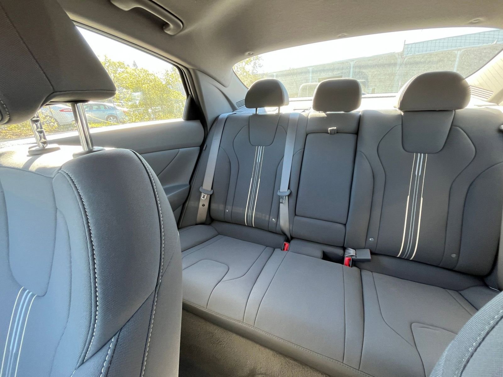 Used 2025 Hyundai Elantra SEL image 40