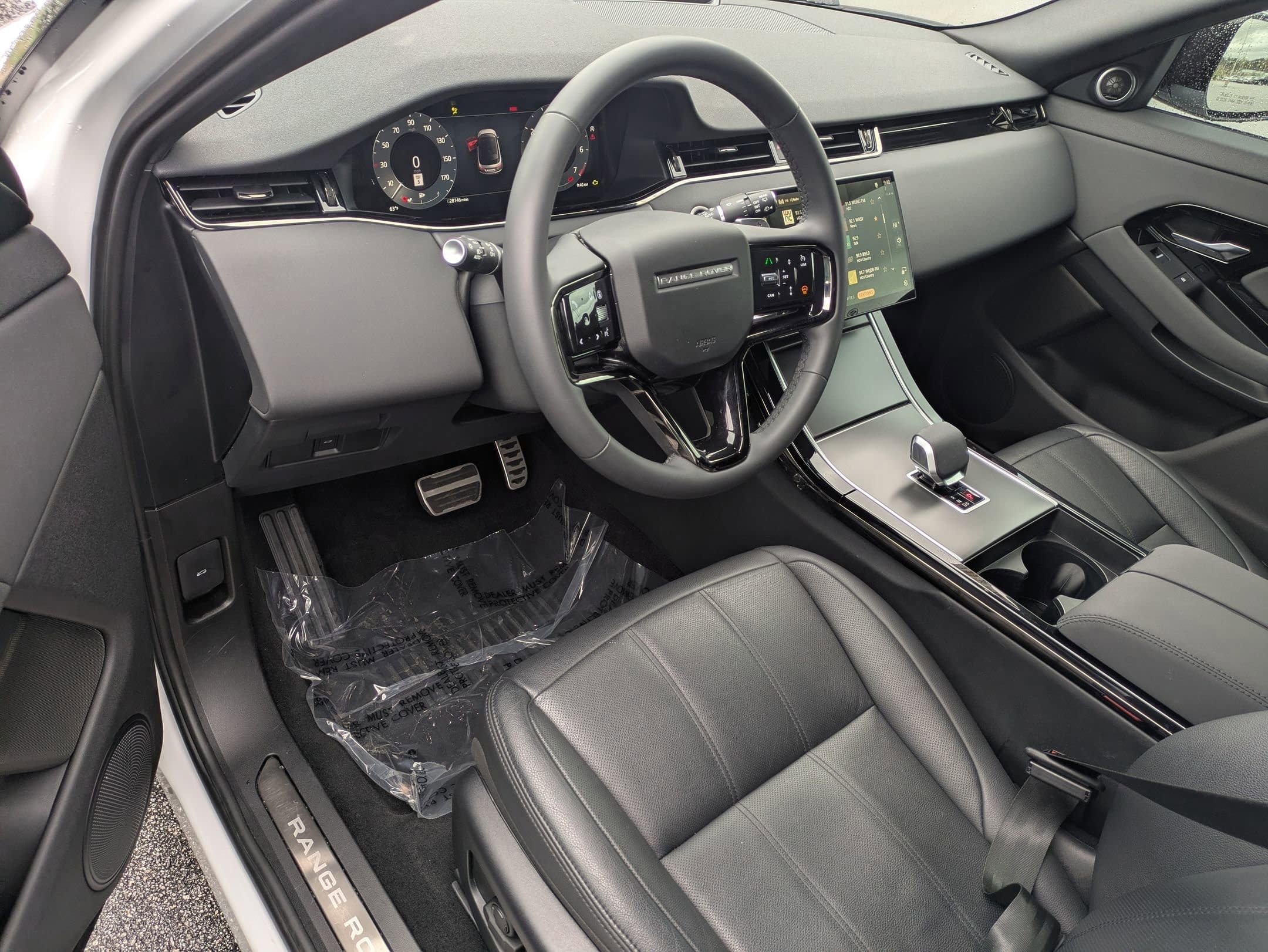 Certified 2024 Land Rover Range Rover Evoque Dynamic SE image 9