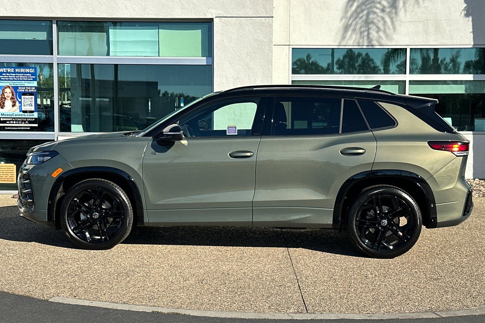 New 2026 Volkswagen Tiguan SE R-Line image 7