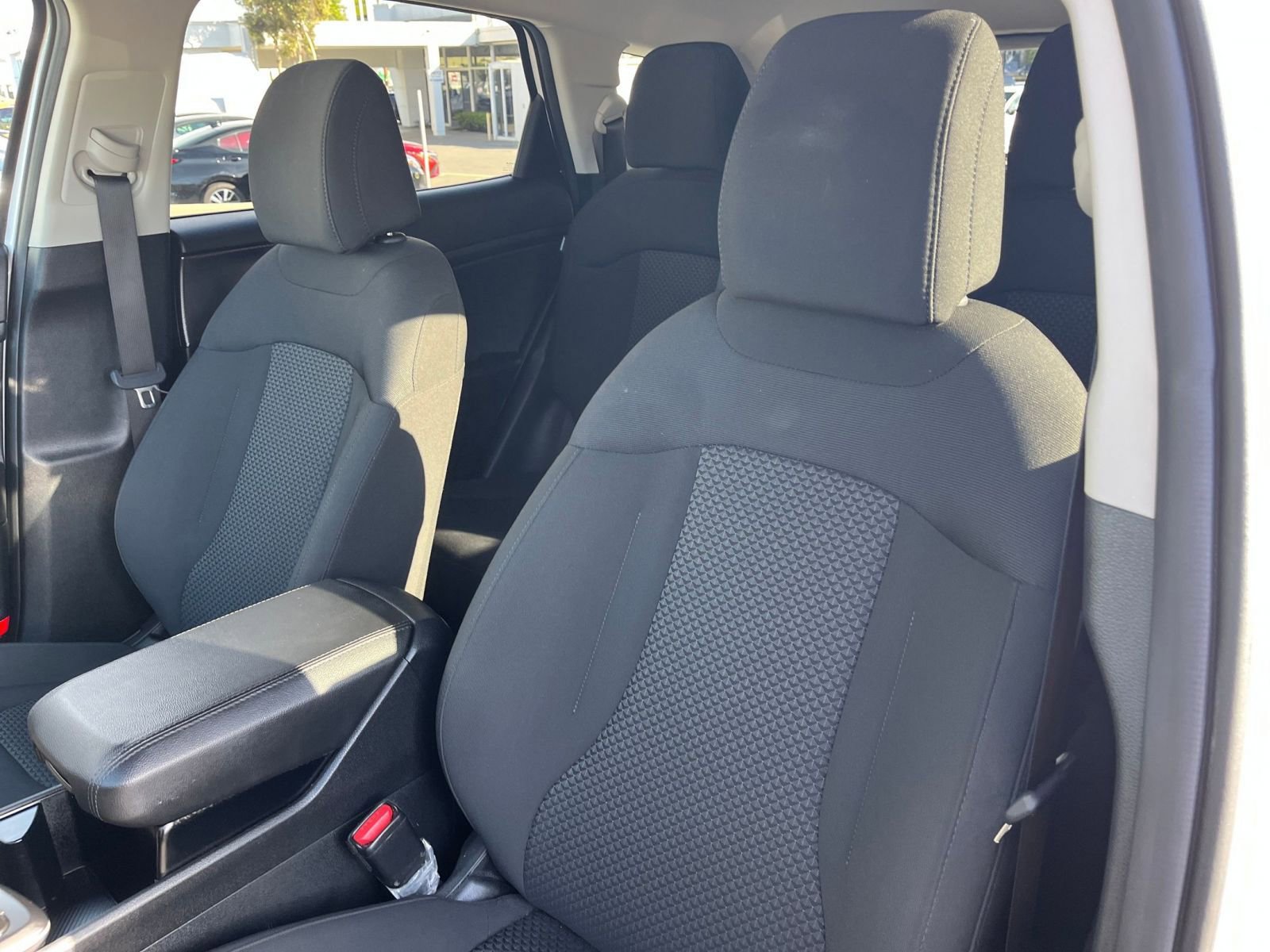 Used 2025 Kia Sportage LX FWD image 36
