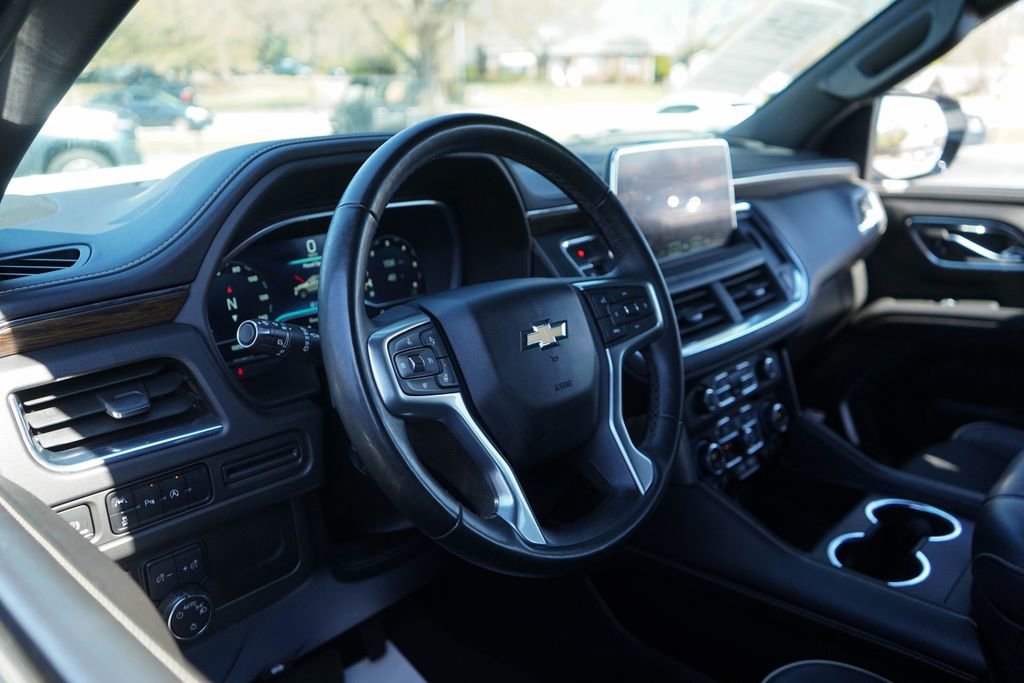 Used 2023 Chevrolet Suburban Premier RWD image 6