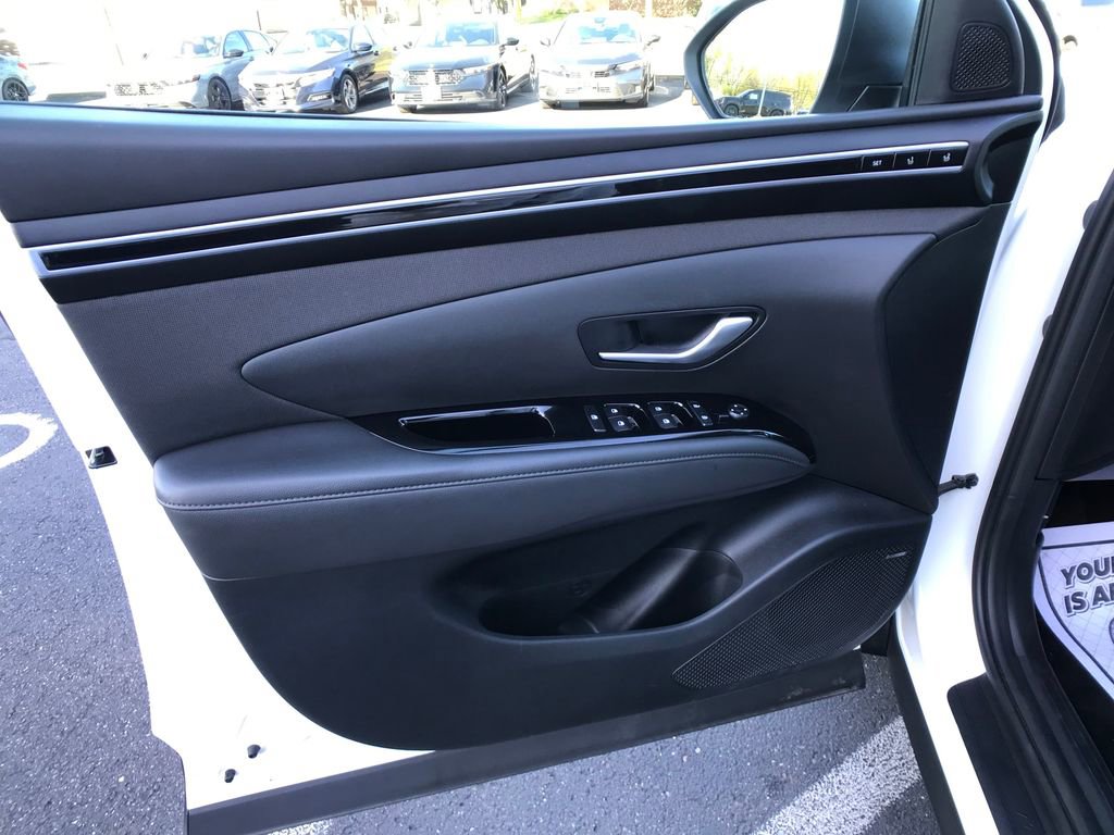 Used 2023 Hyundai Tucson Limited AWD/4WD image 17