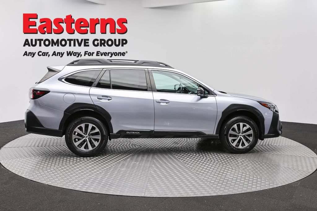Used 2023 Subaru Outback Premium AWD/4WD image 4
