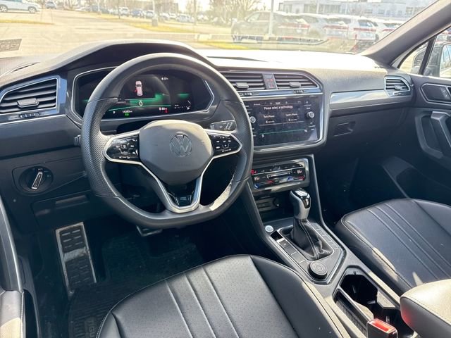 Used 2024 Volkswagen Tiguan SE R-Line image 18