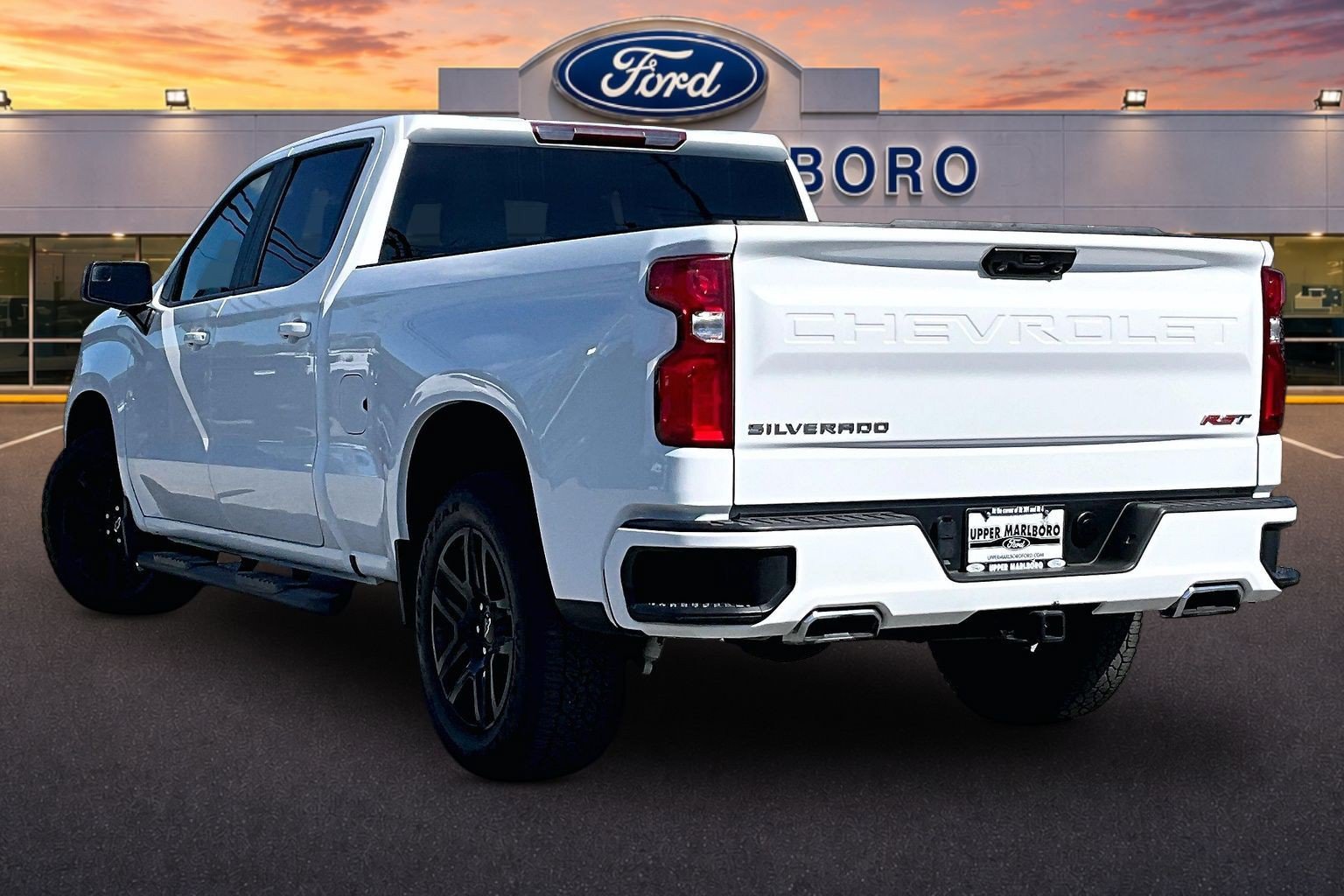 Used 2023 Chevrolet Silverado 1500 RST AWD/4WD image 2