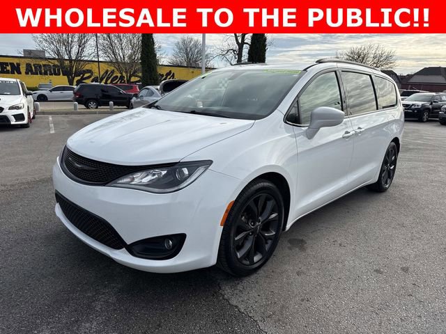 Used 2018 Chrysler Pacifica Touring Plus w/ S Appearance Package image 8