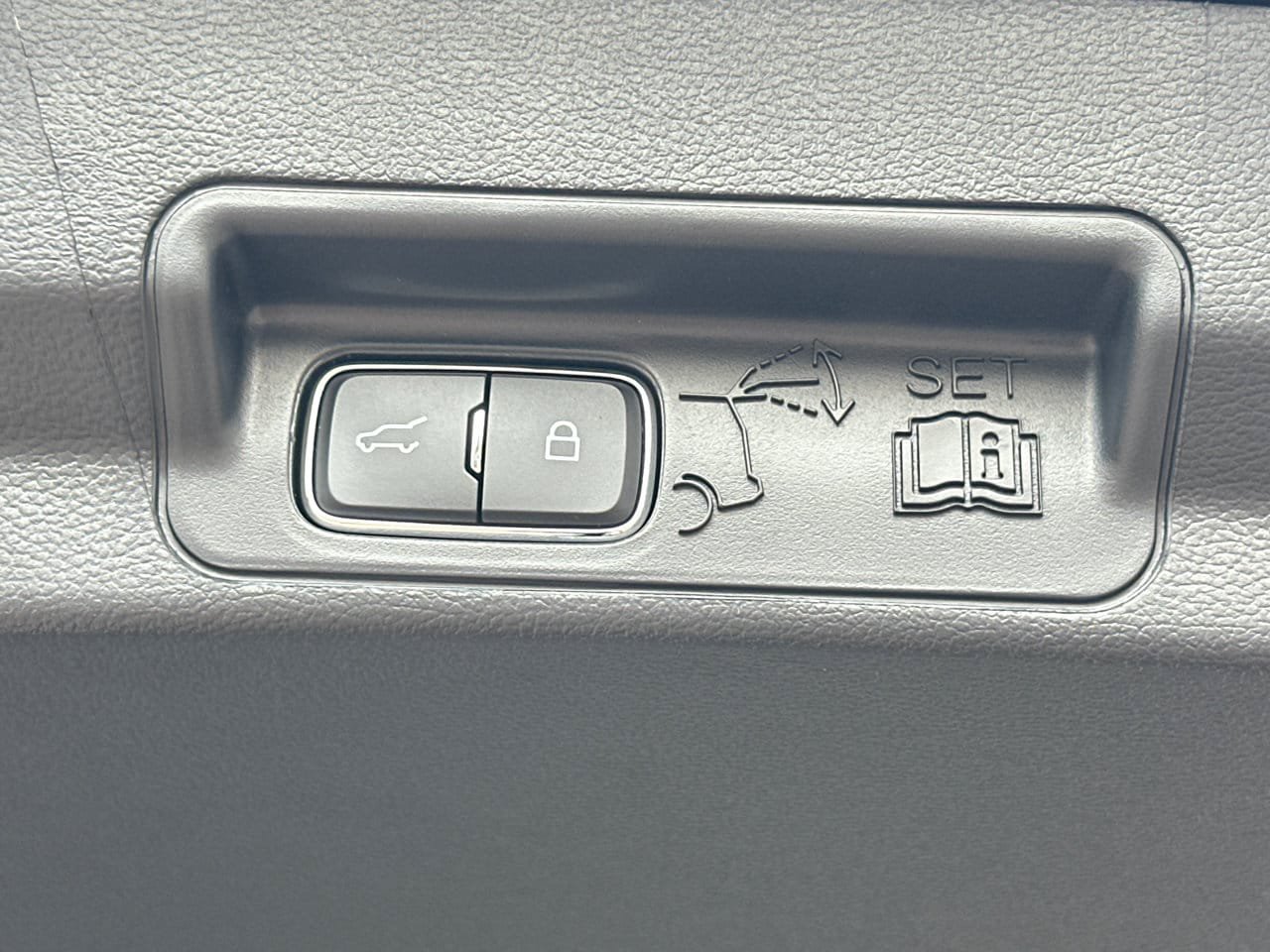 New 2026 Ford Explorer Active w/ Active Comfort Package RWD image 19