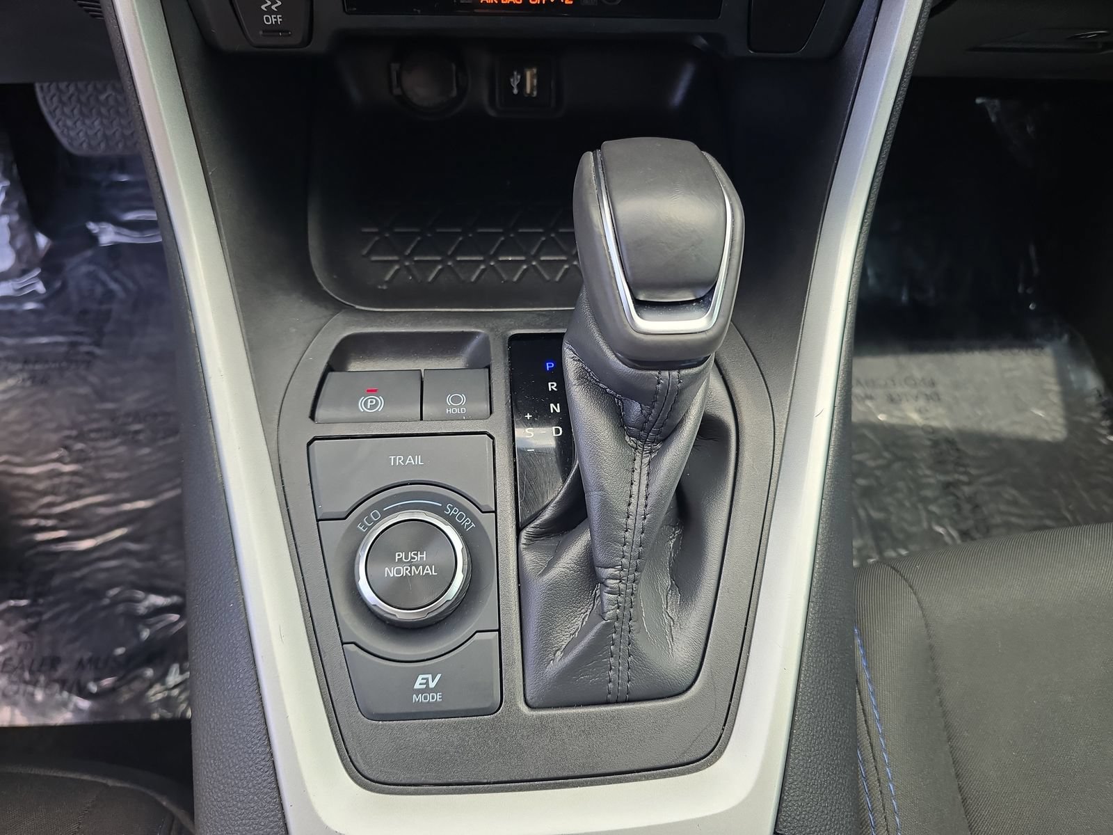 Used 2024 Toyota RAV4 SE AWD/4WD image 19