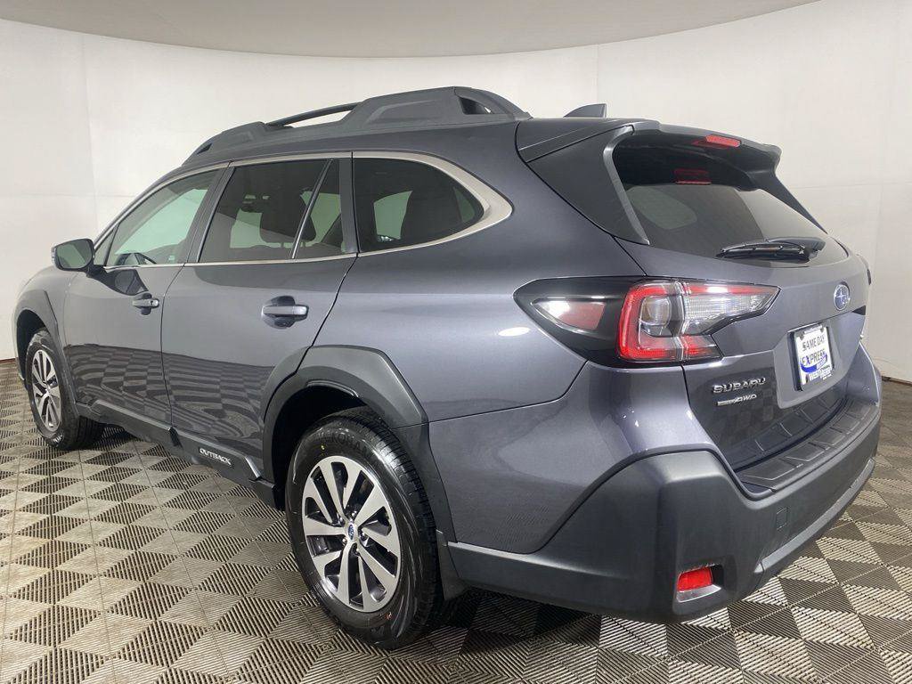 Certified 2025 Subaru Outback Premium AWD/4WD image 12