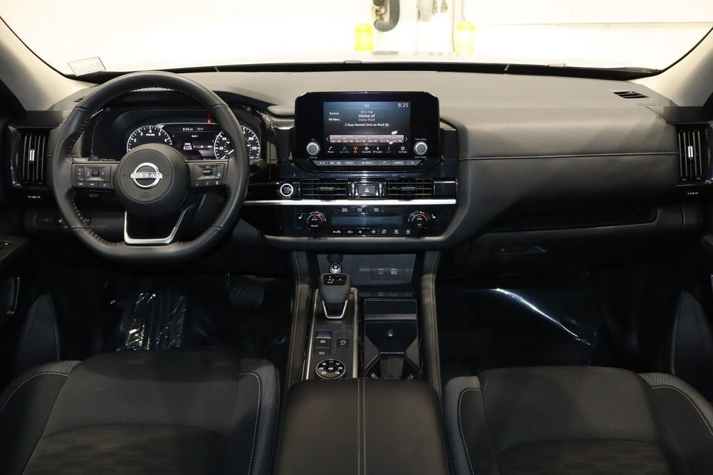 Used 2024 Nissan Pathfinder SV image 30