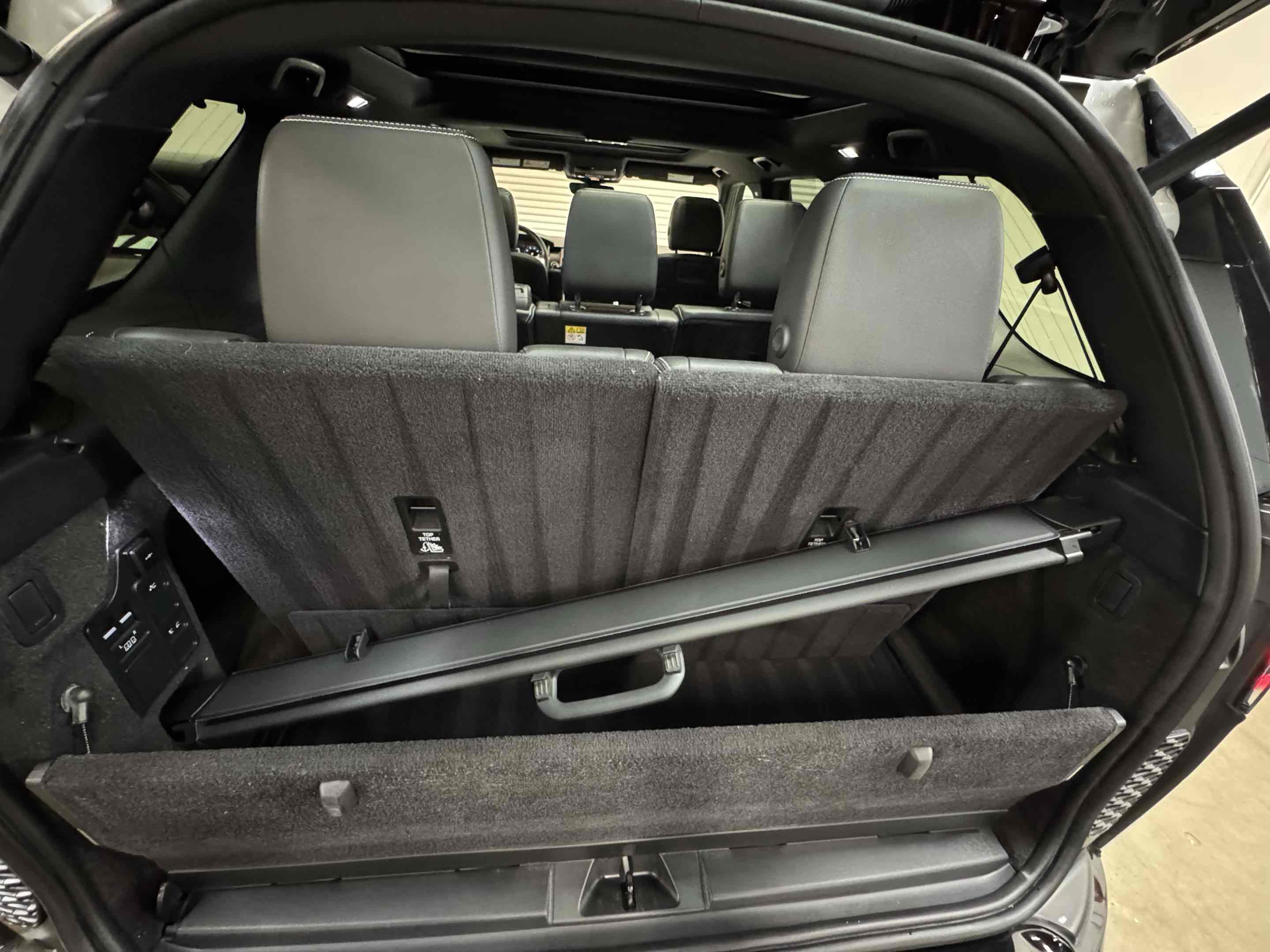 Used 2021 Land Rover Discovery S R-Dynamic image 74