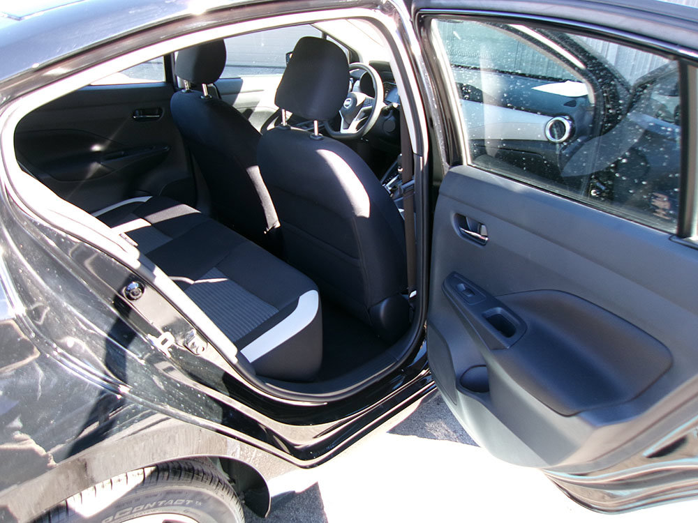 Used 2021 Nissan Versa SV FWD image 10