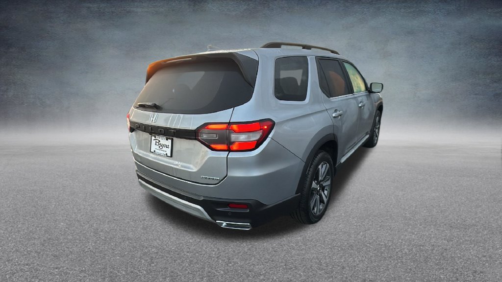 Used 2023 Honda Pilot Touring image 9