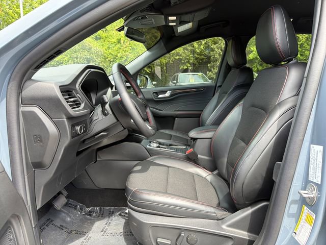 Used 2025 Ford Escape ST-Line FWD image 11