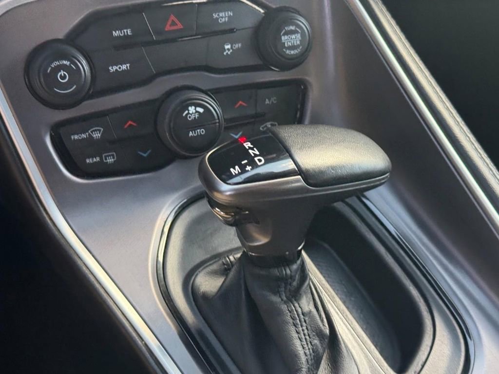 Used 2019 Dodge Challenger SXT image 21