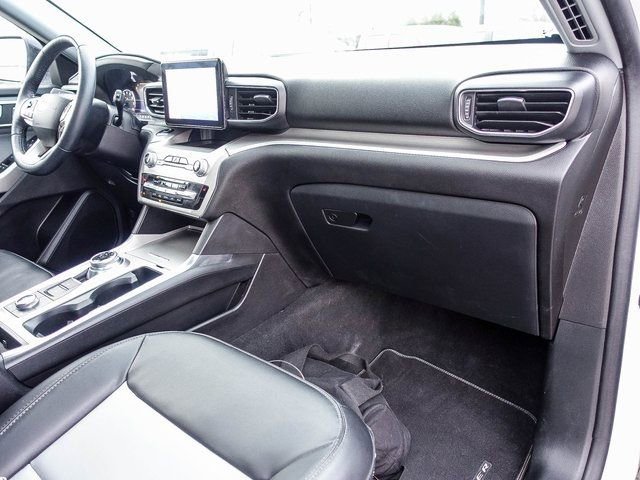 Used 2022 Ford Explorer XLT w/ Equipment Group 202A image 15