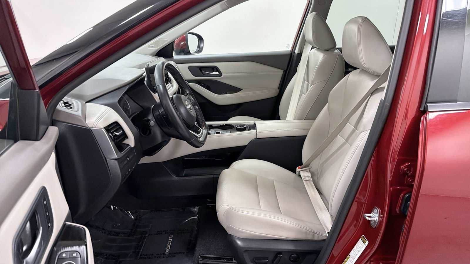 Used 2023 Nissan Rogue SL w/ SL Premium Package image 13