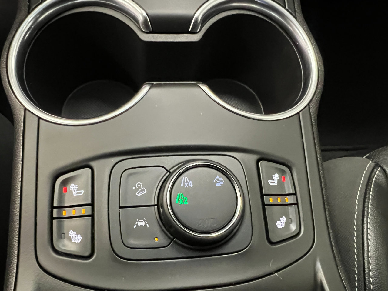 Used 2024 GMC Terrain SLT image 43