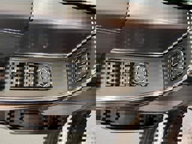 Used 2025 Ford F150 Platinum image 16