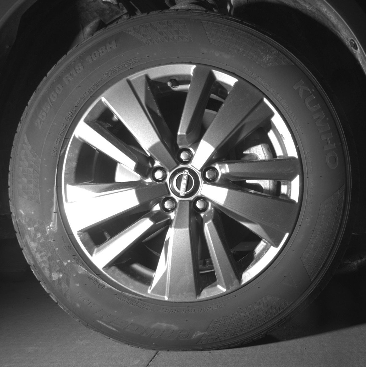 Used 2025 Nissan Pathfinder SV image 13