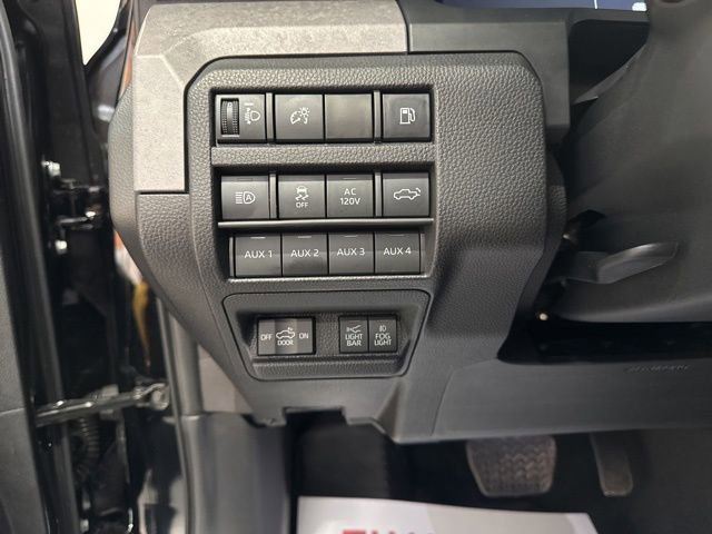 Used 2025 Toyota Tacoma Trailhunter image 30