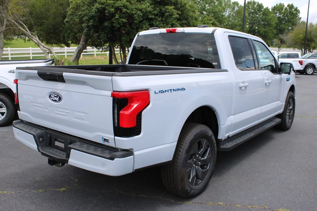 New 2025 Ford F150 Lightning Flash AWD/4WD image 18