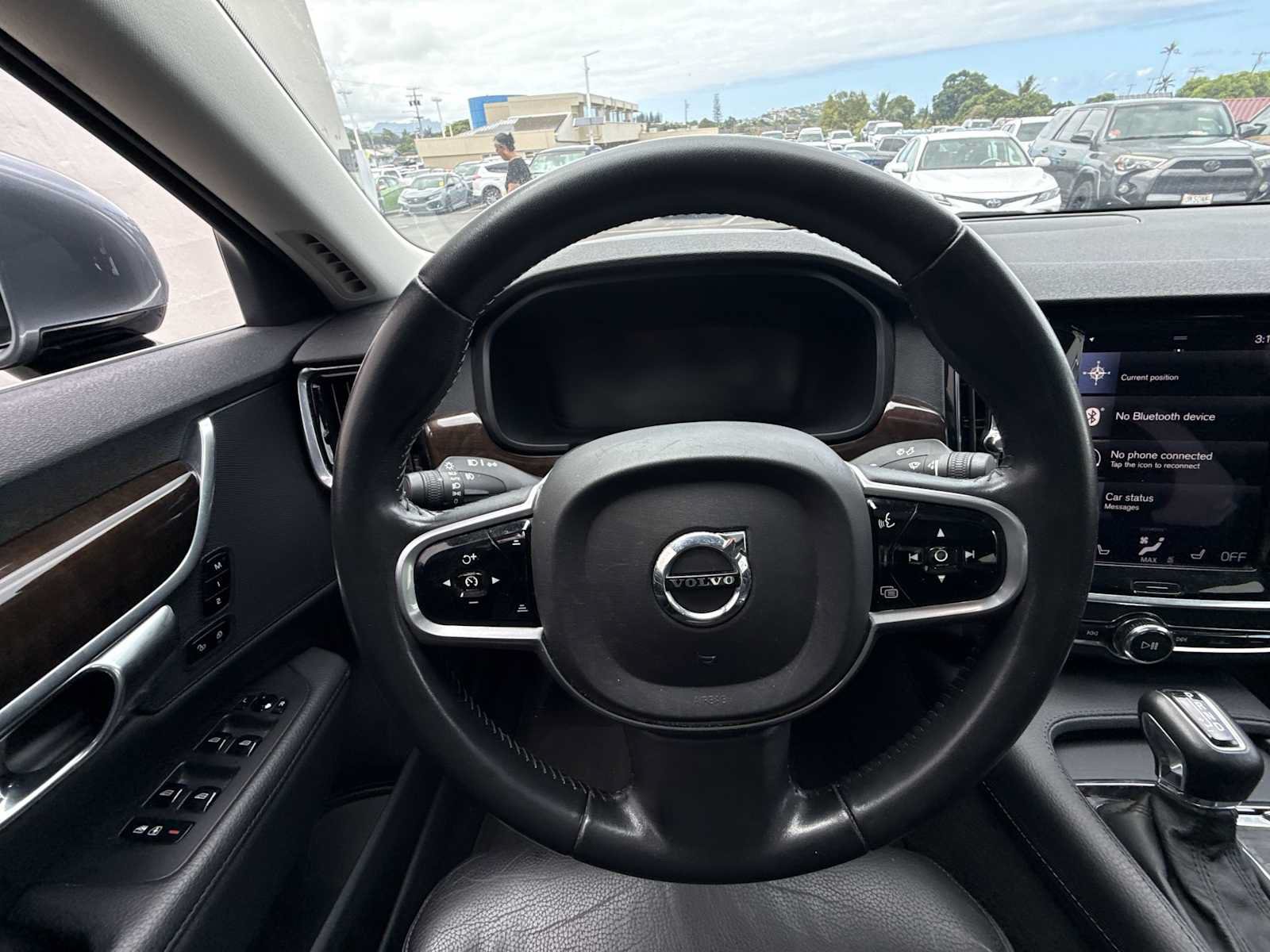 Used 2017 Volvo S90 T5 Momentum w/ Convenience Package FWD image 15