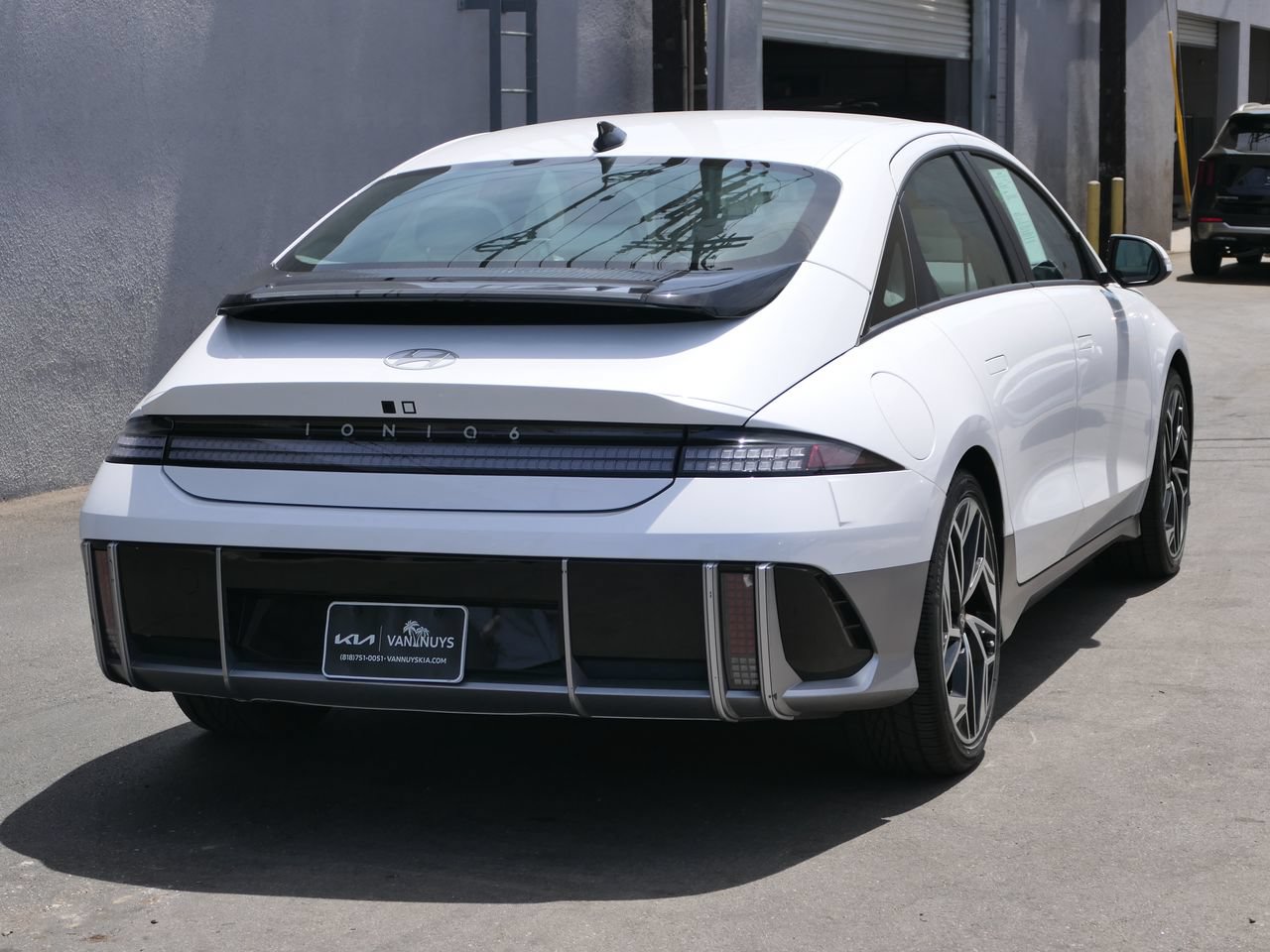 Used 2023 Hyundai Ioniq 6 SEL AWD/4WD image 3