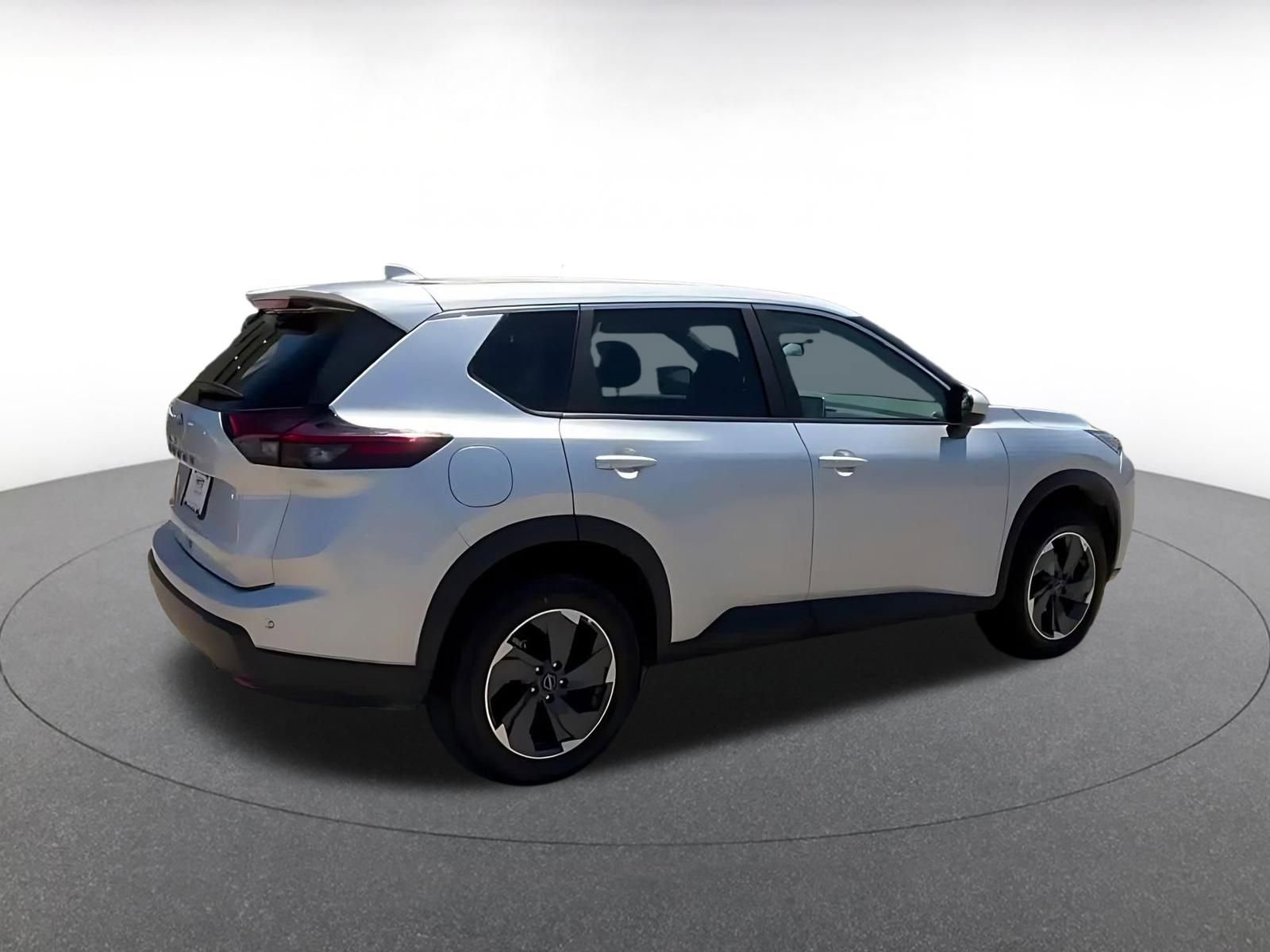 Used 2025 Nissan Rogue SV FWD image 14