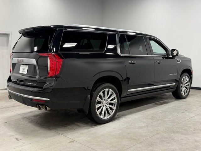 Used 2022 GMC Yukon XL Denali image 12