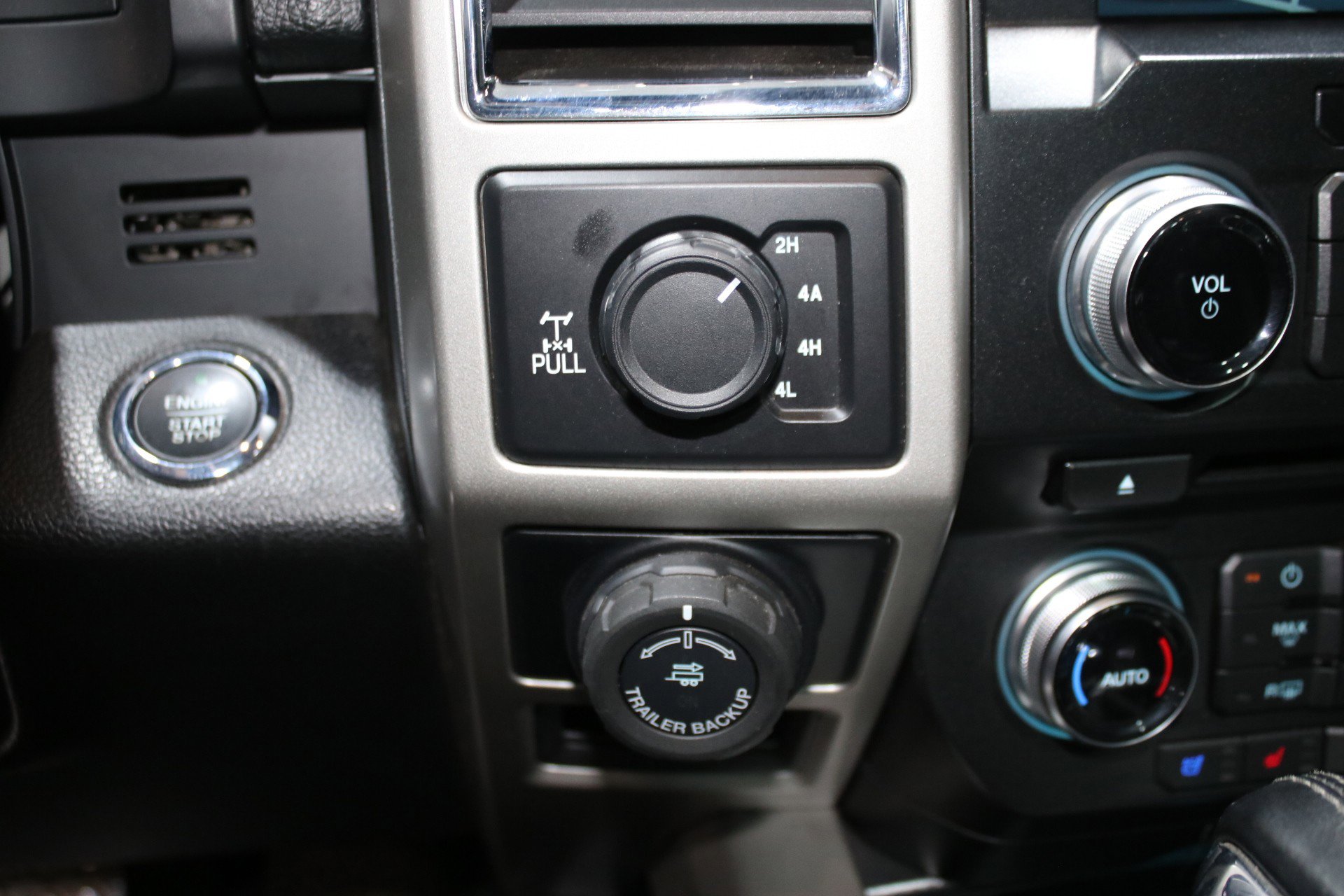 Used 2017 Ford F150 Lariat w/ Equipment Group 502A Luxury image 58