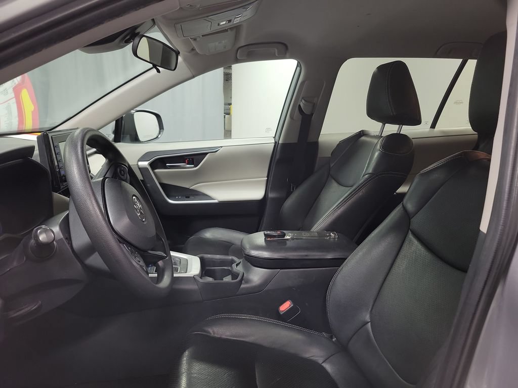 Used 2020 Toyota RAV4 XLE FWD image 15
