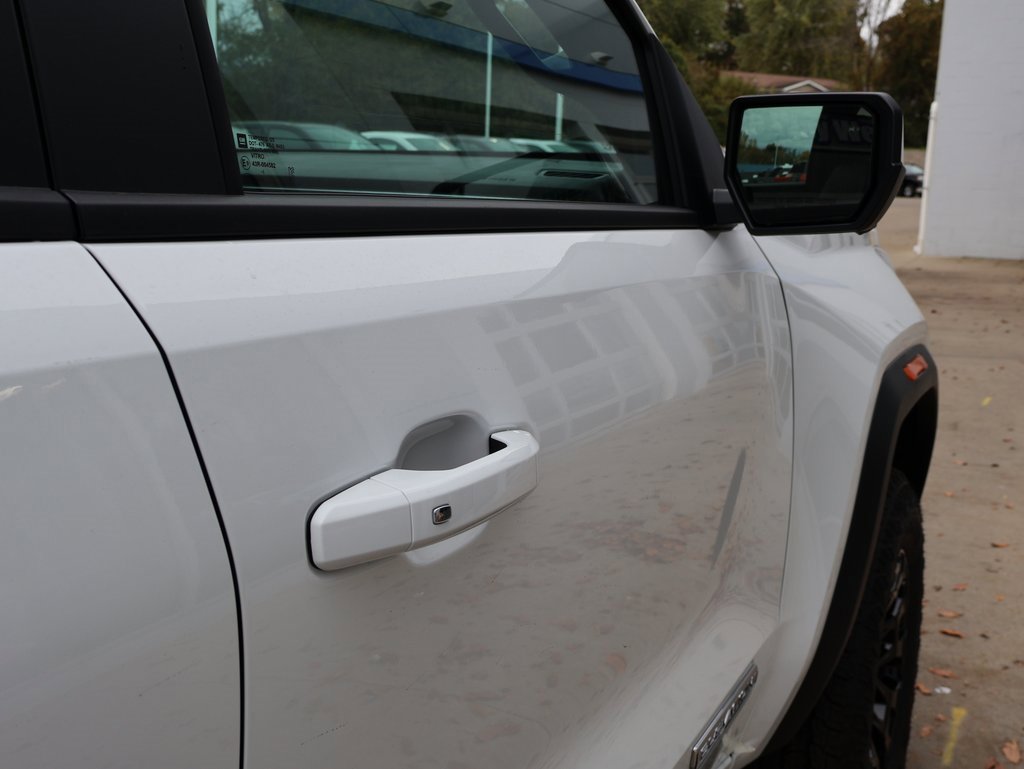 New 2026 GMC Canyon Elevation w/ Convenience Package image 35