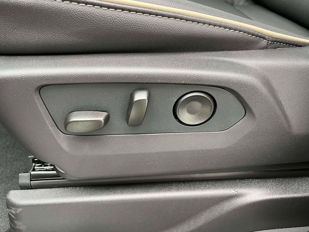New 2026 GMC Yukon XL Elevation AWD/4WD image 25